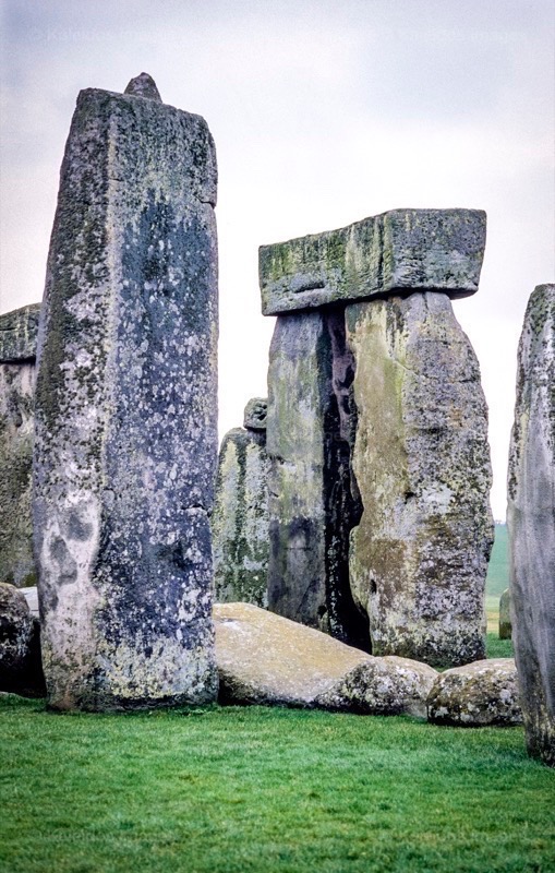 Stonehenge, megalith, prehistoric monument, Wiltshire, Salisbury, UNESCO, world heritage, neolithic, bronze age, stone circle, trilithons, sarsen stones, bluestones, solstice, astronomy, observatory, temple, rituals, archaeology, England, druids, ancient civilization, Tarek Charara, Kaleidos, Kaleidos images, La parole à l'image, heritage photography, visual documentation, archaeological photography, documentary imagery, cultural photography